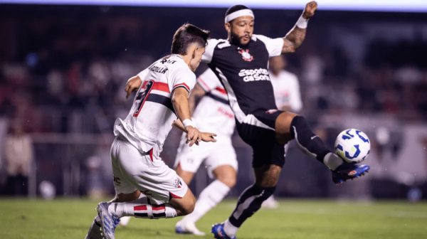 j1 Corinthians: Dorival comenta atitude de Memphis de não voltar ao banco⚽